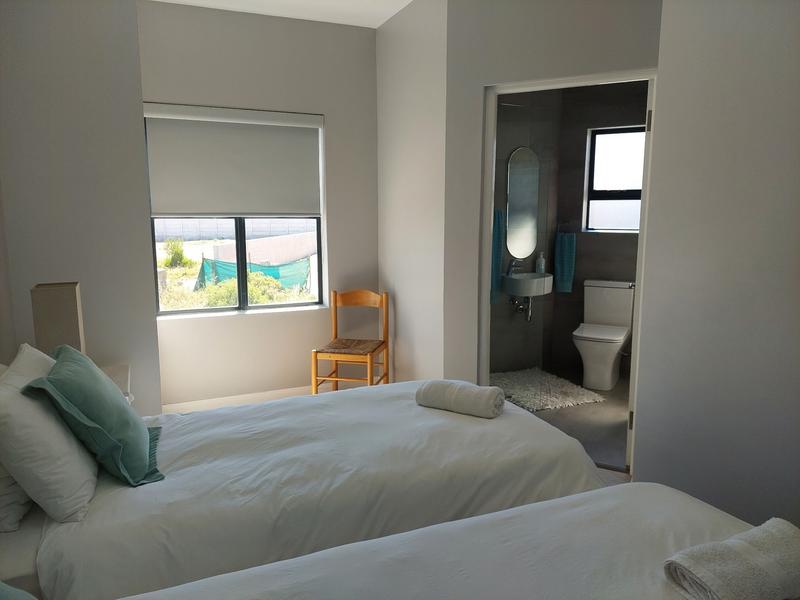 To Let 2 Bedroom Property for Rent in Britannia Bay Western Cape